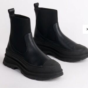 INTENTIONALLY BLANK Court Lug Sole Platform Boot